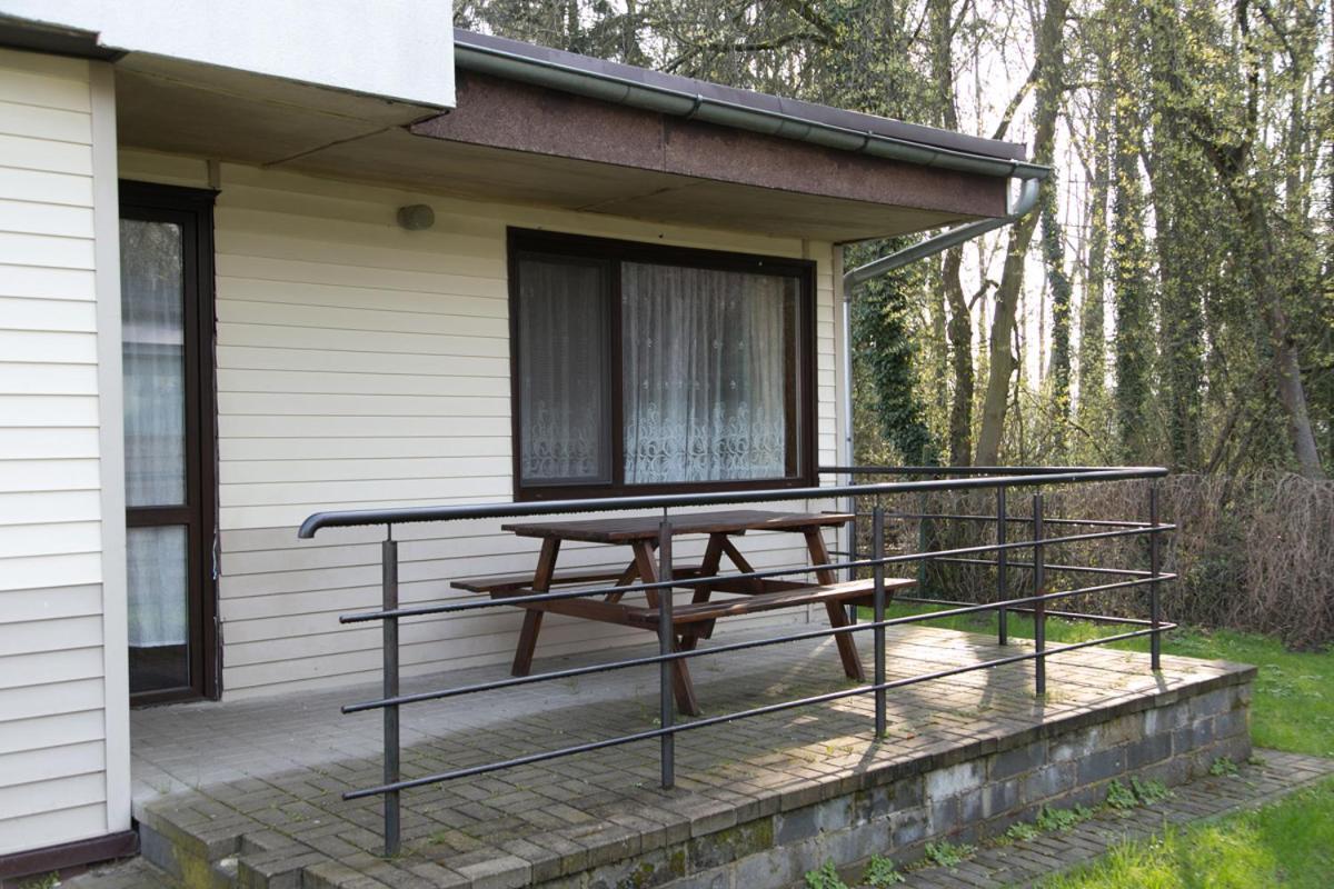 Camping Oaza Blonie Kornik Domki Standard - 3 Pokoje Exterior foto